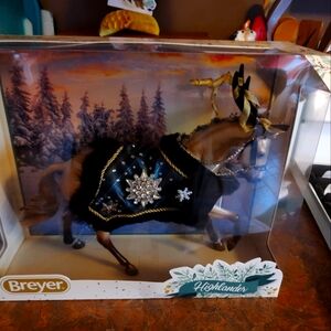 Breyer 2023 Holiday Highlander